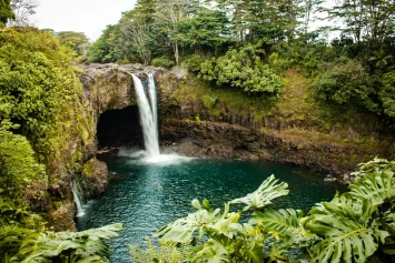 hawaii-waterfall